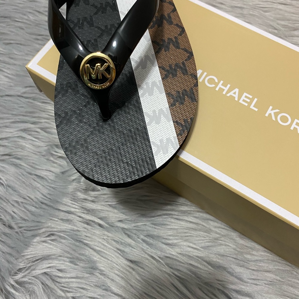 Michael Kors MK Flip Flop Black, White and Brown - Picture 5 of 6